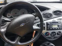 Używany Ford Focus Trend 101 KM (74 kW) 1999 Srebrny Sedan/Limuzyna