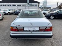 Gebraucht Mercedes 200 75 PS (55 kW) 1992 Weiß Limousine