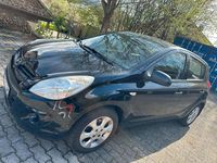 Gebraucht Hyundai i20 78 PS (57 kW) 2012 Schwarz Kleinwagen