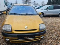 Gebraucht Renault Clio II 75 PS (55 kW) 1998 Gold Limousine
