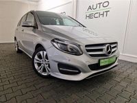 Gebraucht Mercedes 180 109 PS (80 kW) 2016 Polarsilber (metallic) Limousine