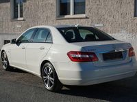 Gebraucht Mercedes E200 136 PS (100 kW) 2011 Weiß Limousine