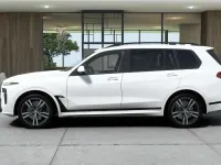 Neu BMW X7 M Sport 530 PS (389 kW) 2026 Alpinweis uni SUV