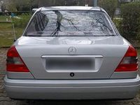 Gebraucht Mercedes C220 150 PS (110 kW) 1993 Silber Limousine