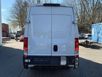 Gebraucht Iveco Daily 116 PS (85 kW) 2018 Weiß Van / Kleinbus