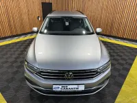 Gebraucht VW Passat 150 PS (110 kW) 2023 Silber Kombi