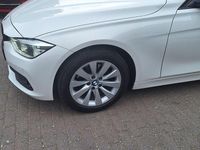 Gebraucht BMW 318 Advantage 258 PS (189 kW) 2016 Weiß Kombi