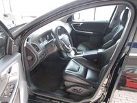 Gebraucht Volvo XC60 Summum 190 PS (139 kW) 2017 Onyx black / metallic SUV