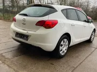 Gebraucht Opel Astra Edition 116 PS (85 kW) 2010 Weiß Limousine