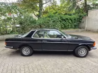 Gebraucht Mercedes 230 136 PS (100 kW) 1982 Schwarz Coupé
