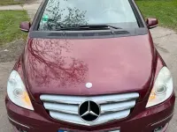 Gebraucht Mercedes B200 136 PS (100 kW) 2010 Rot Van / Kleinbus