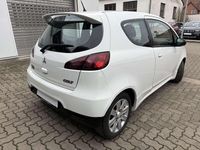 Gebraucht Mitsubishi Colt Motion 75 PS (55 kW) 2012 Porcelain white Kleinwagen