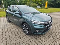 Neu Dacia Sandero Expression 91 PS (66 kW) 2025 Grün Kleinwagen