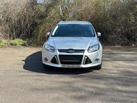 Gebraucht Ford Focus Titanium 116 PS (85 kW) 2014 Grau Kombi