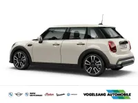 Używany Mini John Cooper Works 136 KM (100 kW) 2021 Biały Hatchback