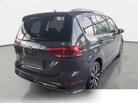 Gebraucht VW Touran Highline 150 PS (110 kW) 2024 Metallic Van / Kleinbus