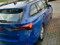 Gebraucht Skoda Octavia 204 PS (150 kW) 2023 Blau Kombi
