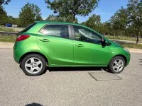 Gebraucht Mazda 2 75 PS (55 kW) 2009 Grün Kleinwagen