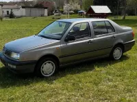Brugt VW Vento 75 HK (55 kW) 1993 Grå Sedan