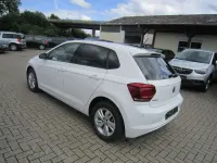 Gebraucht VW Polo Comfortline 75 PS (55 kW) 2018 Pure white Kleinwagen