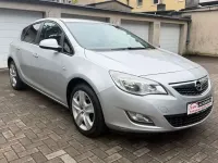 Gebraucht Opel Astra Edition 120 PS (88 kW) 2010 Silber Kleinwagen