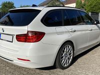 Gebraucht BMW 330 Sport Line 258 PS (189 kW) 2012 Weiß Kombi