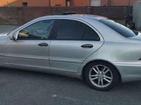 Gebraucht Mercedes 220 156 PS (114 kW) 2004
