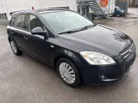 Używany Kia Ceed EX 109 KM (80 kW) 2007 Czarny Hatchback