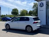 Gebraucht VW Golf VIII Active 150 PS (110 kW) 2023 Weiß Limousine
