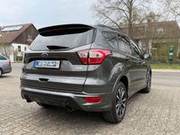 Gebraucht Ford Kuga ST-Line 175 PS (128 kW) 2019 Grau SUV