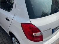 Gebraucht Skoda Fabia Fresh 60 PS (44 kW) 2014 Weiß Limousine