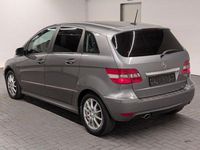 Gebraucht Mercedes B200 136 PS (100 kW) 2011 Grau Van / Kleinbus