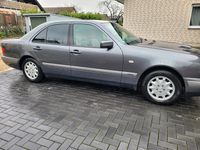 Gebraucht Mercedes E240 170 PS (125 kW) 1998 Limousine
