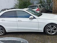 Gebraucht Mercedes E220 Avantgarde 194 PS (142 kW) 2016 Weiß Limousine