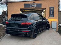 Second-hand Porsche Cayenne 300 CP (220 kW) 2015 Negru SUV