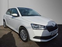 gebraucht Skoda Fabia 1.0TSI Ambition EINPARKH PANO CARPLAY DAB START...