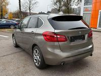 Gebraucht BMW 220 Sport Line 190 PS (139 kW) 2015 Silber Van / Kleinbus