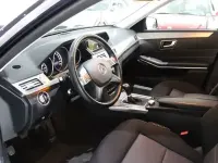 Gebraucht Mercedes E250 204 PS (150 kW) 2013 Blau Limousine