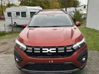 Neu Dacia Jogger Expression 122 PS (89 kW) 2025 Braun Van / Kleinbus