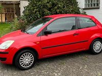 Gebraucht Ford Fiesta 60 PS (44 kW) 2005 Rot Limousine