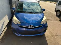 Gebraucht Toyota Verso-S 99 PS (72 kW) 2011 Blau Van / Kleinbus