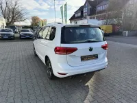 Gebraucht VW Touran Highline 150 PS (110 kW) 2021 Pure white Van / Kleinbus