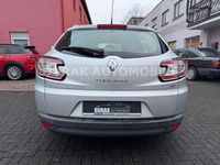 Gebraucht Renault Mégane III Expression 106 PS (77 kW) 2012 Grau Limousine