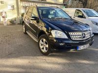 Gebraucht Mercedes ML320 224 PS (164 kW) 2008 Schwarz SUV