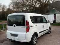 Gebraucht Opel Combo Eco 105 PS (77 kW) 2015 Weiß Van / Kleinbus
