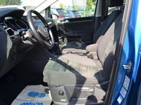 Gebraucht VW Touran Highline 150 PS (110 kW) 2021 Caribbean blue metallic Van / Kleinbus