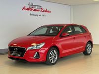 Gebraucht Hyundai i30 Trend 101 PS (74 kW) 2018 Engine red Limousine
