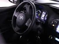 Gebraucht Toyota Yaris Hybrid 101 PS (74 kW) 2019 Weiß Limousine
