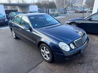 Gebraucht Mercedes E200 163 PS (119 kW) 2005 Blau Limousine