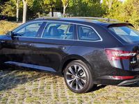 Gebraucht Skoda Superb Ambition 150 PS (110 kW) 2016 Schwarz Kombi